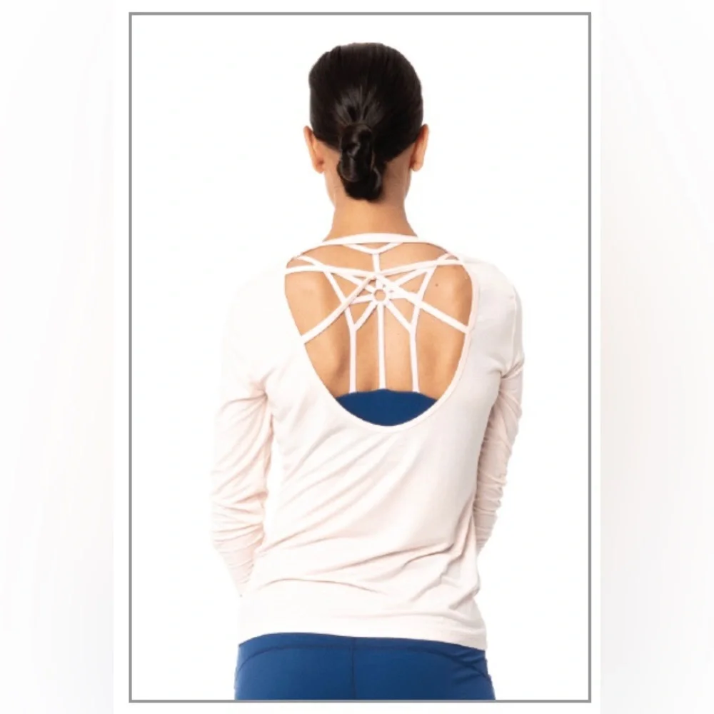 NWT Vie Active Carley Long Sleeve